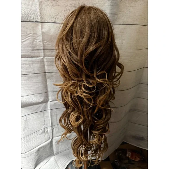 Glueless. Walnut color synthetic curly wig - Picture 3 of 4